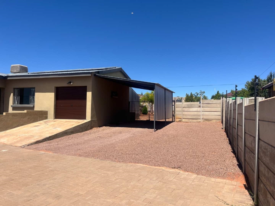 4 Bedroom Property for Sale in Keidebees Northern Cape